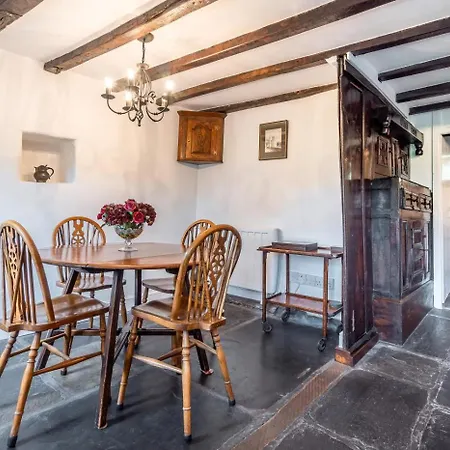 2 Bed In Outgate Oc-lr135 Hawkshead