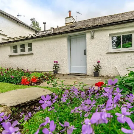 2 Bed In Outgate Oc-lr135 *