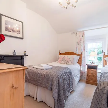 2 Bed In Outgate Oc-lr135