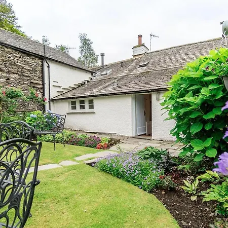 2 Bed In Outgate Oc-lr135 *